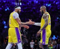 🏀湖人VS太阳前瞻:詹眉大战太阳三巨头 湖人主场力争两连胜