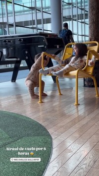 真走了?恩佐伴侣社媒晒视频,带着两个孩子在机场等待航班