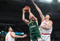 鹈鹕球探:杨汉森夏季联赛的表现吸引了多支NBA球队的关注 如果参加选秀肯定会被选中
