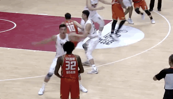 NBL战报:埃尔斯顿33+7维塔尔20分退赛 西拉20分河南107-80武汉