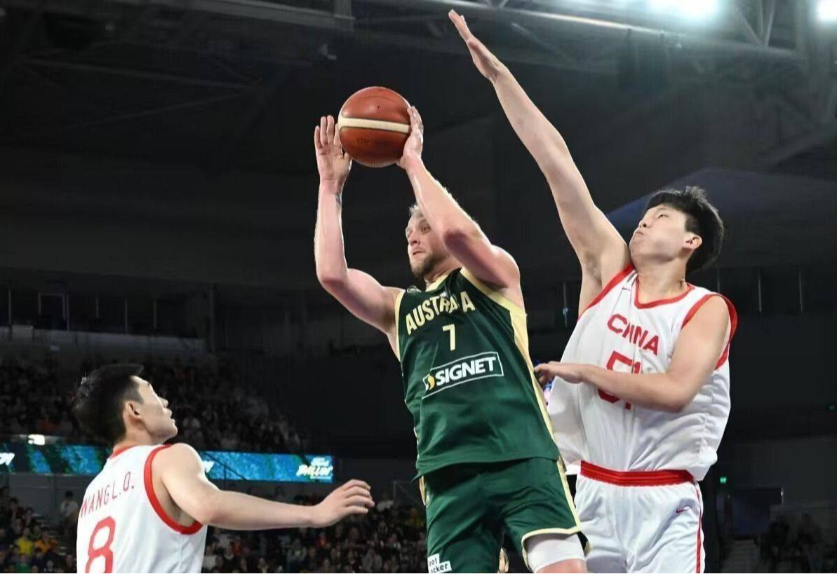 鹈鹕球探:杨汉森夏季联赛的表现吸引了多支NBA球队的关注 如果参加选秀肯定会被选中