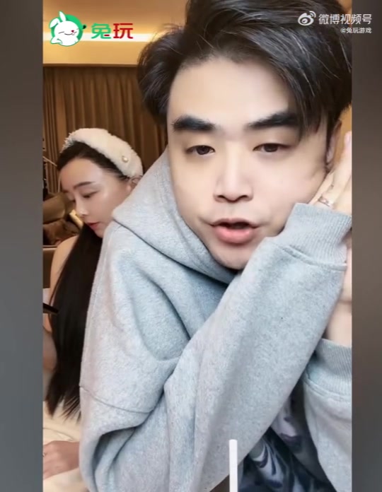 朱开:jiejie之前就有队伍找过,明年大概率会换队伍
